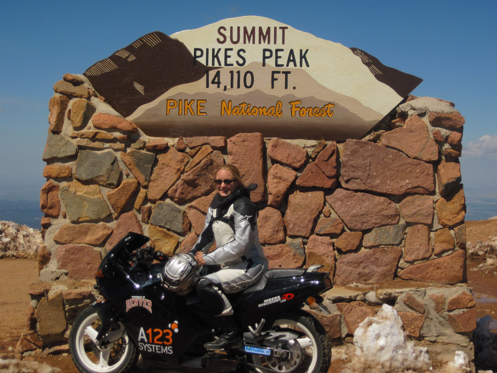 IMG_0045_Pikes_Peak_May_2010_1024px
